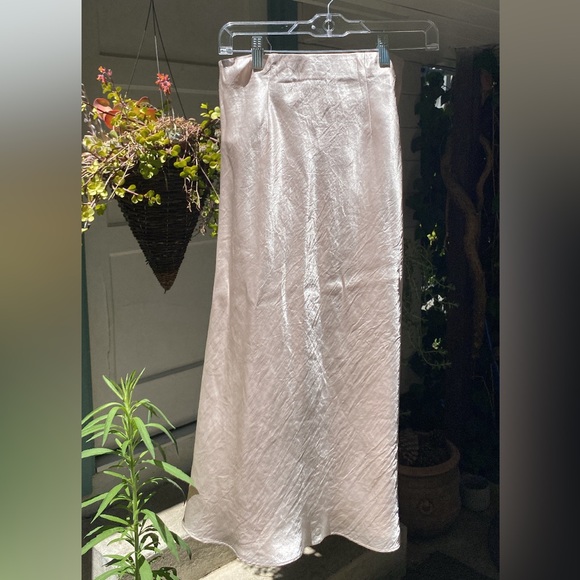 Aritzia Babaton Slip Satin Mini Skirt - Picture 5 of 5